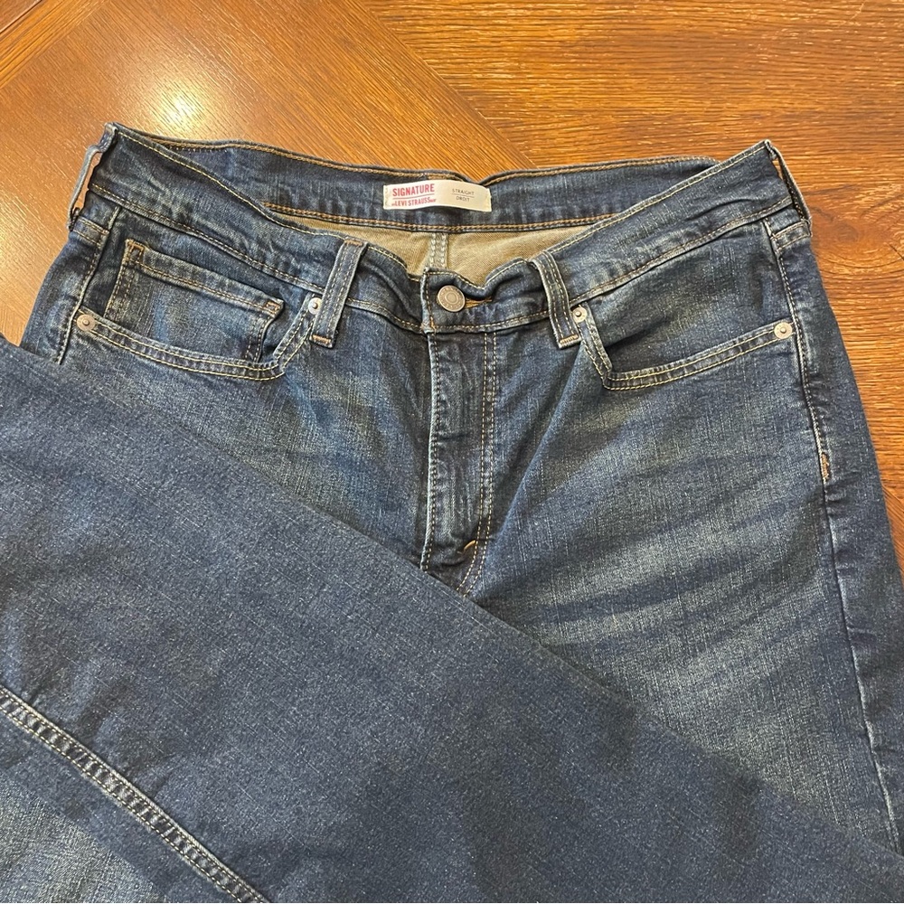 Signature by Levi’s Strauss Straight Leg Dark Wash Jeans men’s 33/32